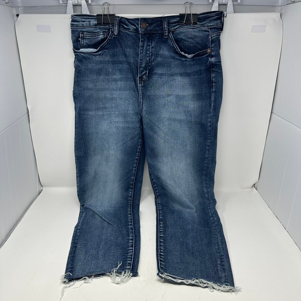 Judy Blue Jeans Juniors 13/31 Blue Relaxed Fit JB88101 Raw Hem Distressed Denim